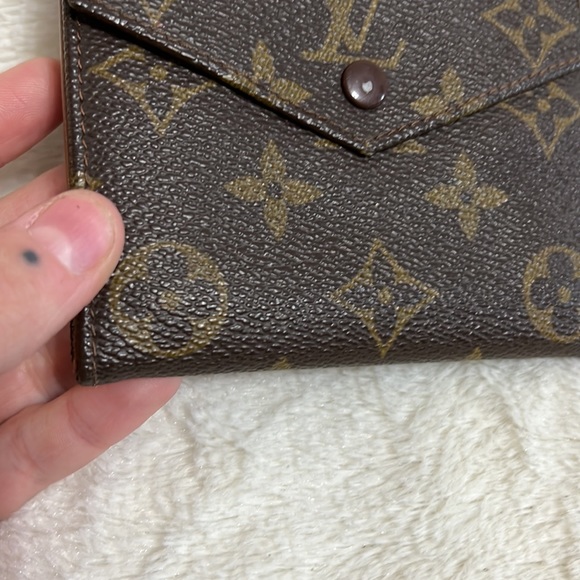 Auth. LOUIS VUITTON Monogrammed Authentic Wallet - Picture 2 of 11